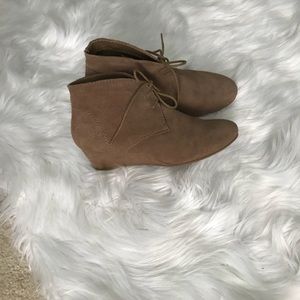 Crowne vintage suede booties size 8